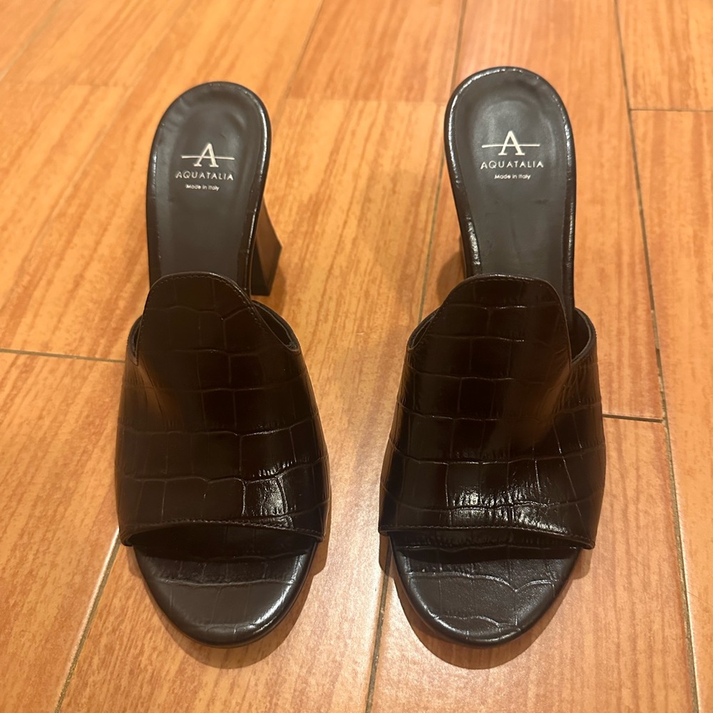 Aquatalia Dark Brown Croc-Embossed Heeled Sandals